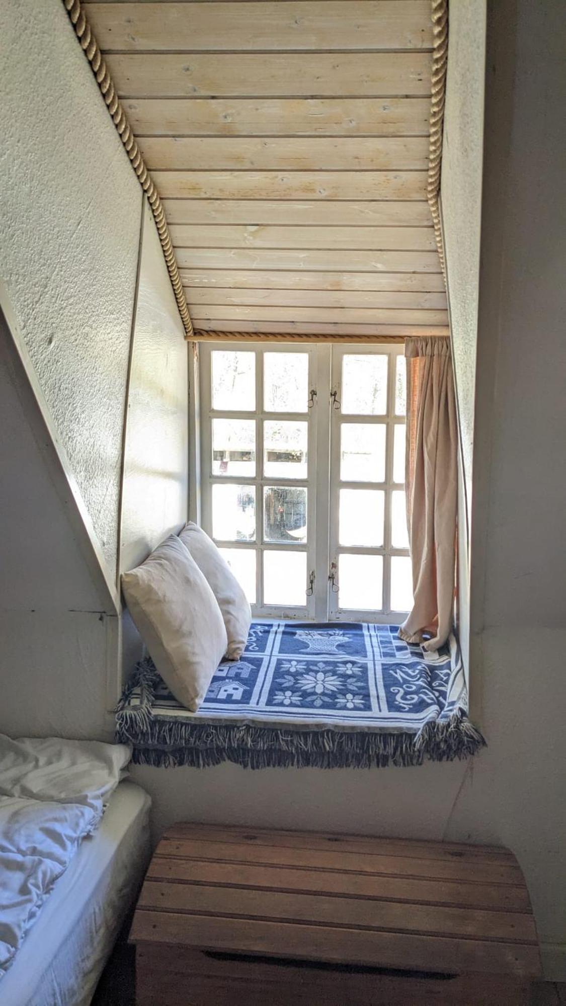 Gemuetliches Reetdachhaus Mit Kaminofen Hostel รีเบอ ภายนอก รูปภาพ
